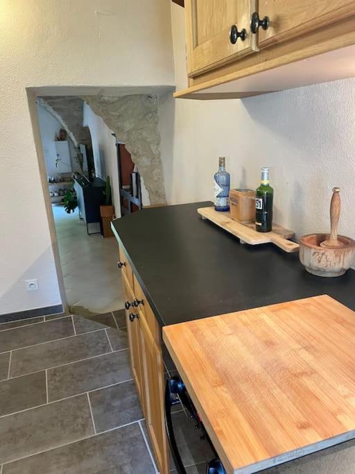 Charmante Maison De Village Au Pied Du Luberon Cabrieres-d'Aigues Екстериор снимка