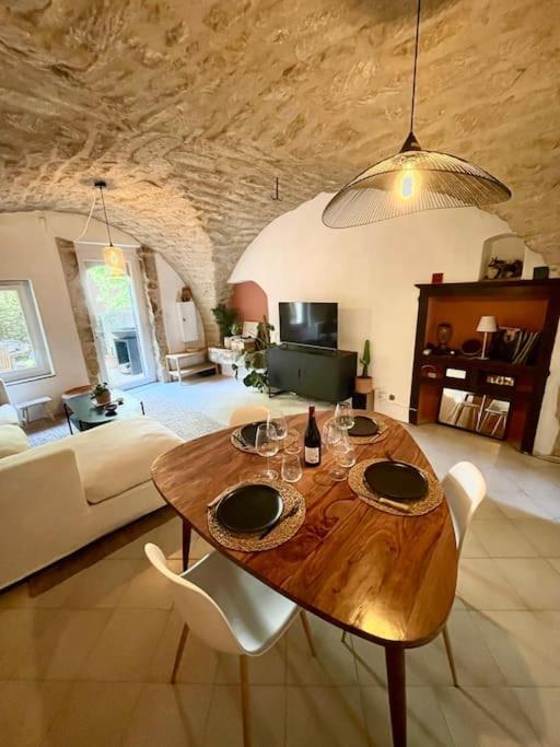 Charmante Maison De Village Au Pied Du Luberon Cabrieres-d'Aigues Екстериор снимка