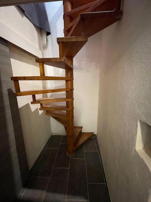 Charmante Maison De Village Au Pied Du Luberon Cabrieres-d'Aigues Екстериор снимка